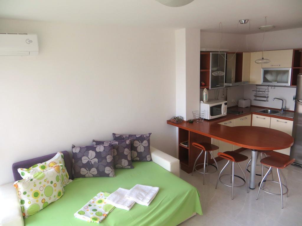 Holiday Apartment In Riviera Complex Sveti Vlas Exterior foto